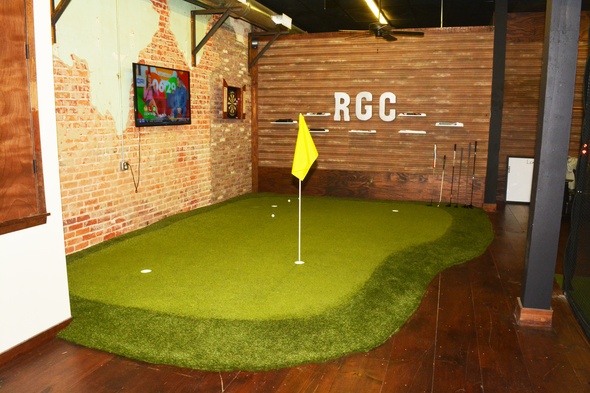 Phoenix Indoor Putting Green