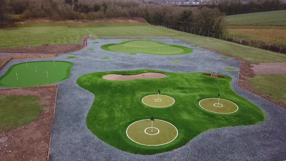 Grass Selection for Putting Greens vs. Tee Lines vs. Chipping Areas in Phoenix